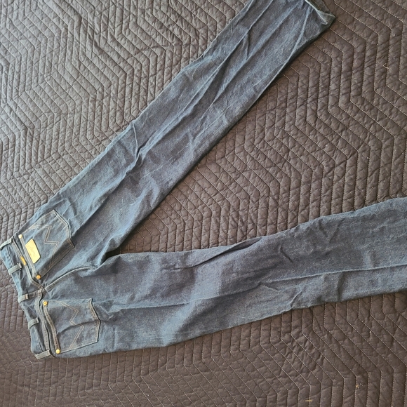 Jeans - Picture 2 of 3